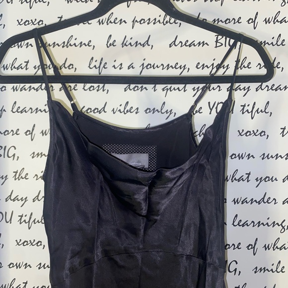 THE ELYSE SLIP DRESS - Picture 9 of 16